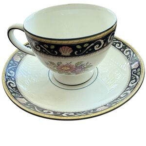 2 Wedgwood Runnymede Tea Cups and Saucers Bone China